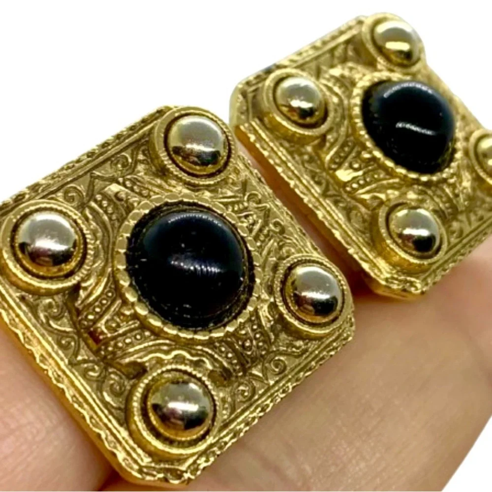 VINTAGE ETRUSCAN Earrings 1” Square Gold Tone Repousse Black onyx neoclassical